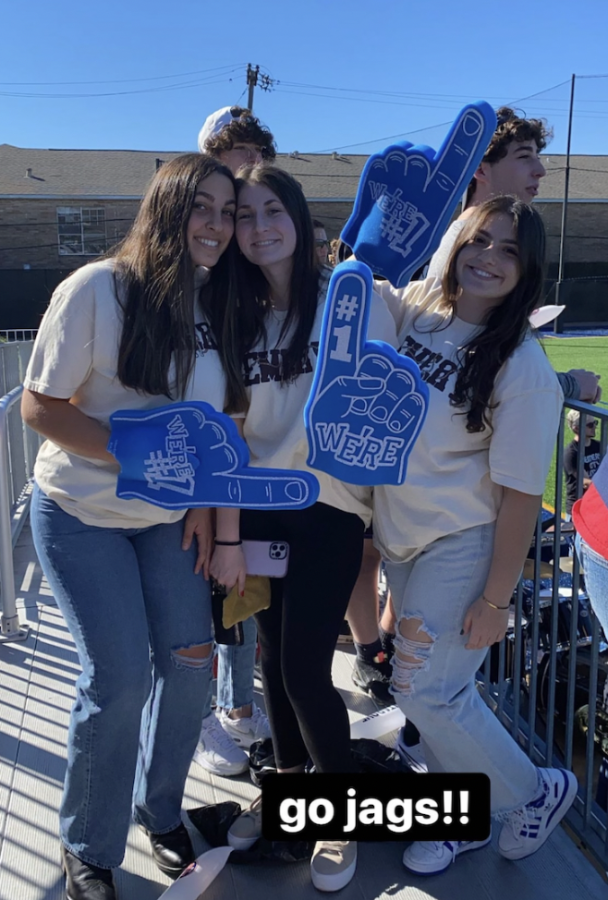 President Sophie Halperin (middle), Vice President Noa Barkan (left), and Secretary Shira Alatin (right) bringing spirit to one of the Jags football games!